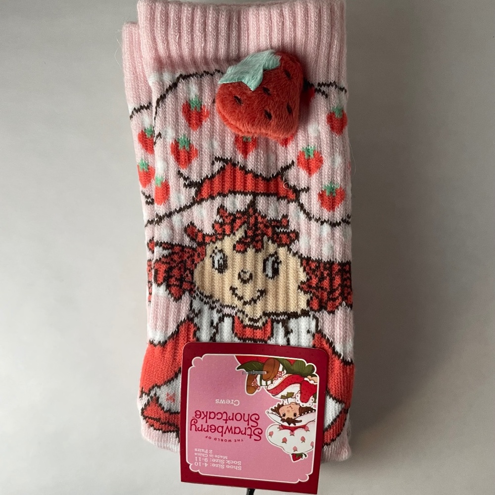 Strawberry Shortcake 2 Pairs Crews Socks Shoe Size 4-10, Sock Size 9-11 New wTag